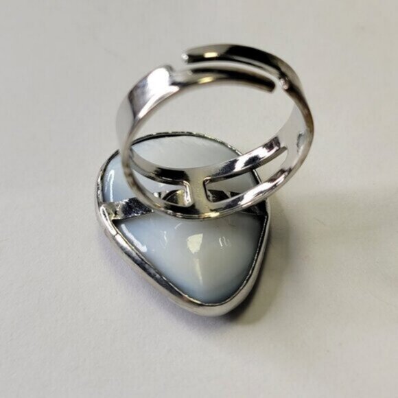 Mother Of Pearl Teardrop Ring - Picture 2 of 3